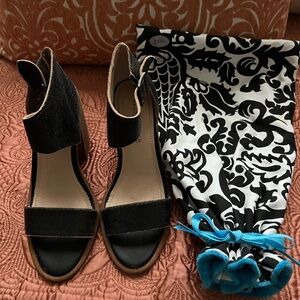 Kelsi Dagger Block Heel Shoes with Travel/Dust Bag- Size 7